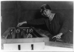 150px-Sarabet_color_organ_with_Mary_Hallock_Greenewalt[1].gif