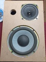 38-prueba-parlantes-sujetos.jpg