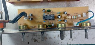 239-preamp-instalado-up.jpg