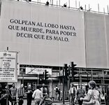 Golpean al lobo.jpg