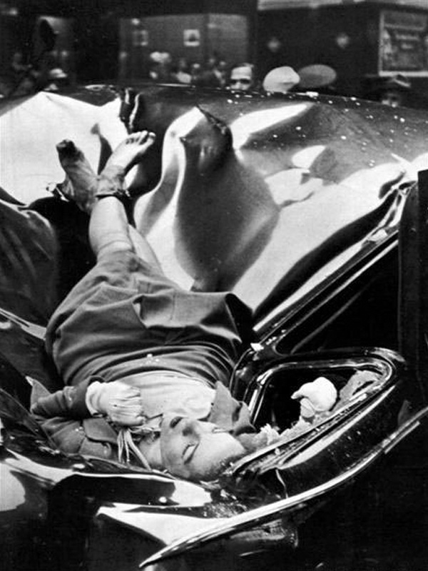 evelynmchale2.jpg