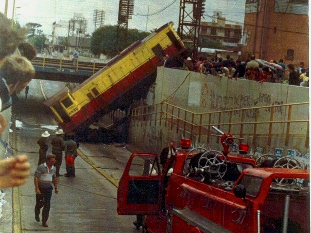 Locomotora_en_el_tunel_de_Haedo_1%20-%20copia.jpg