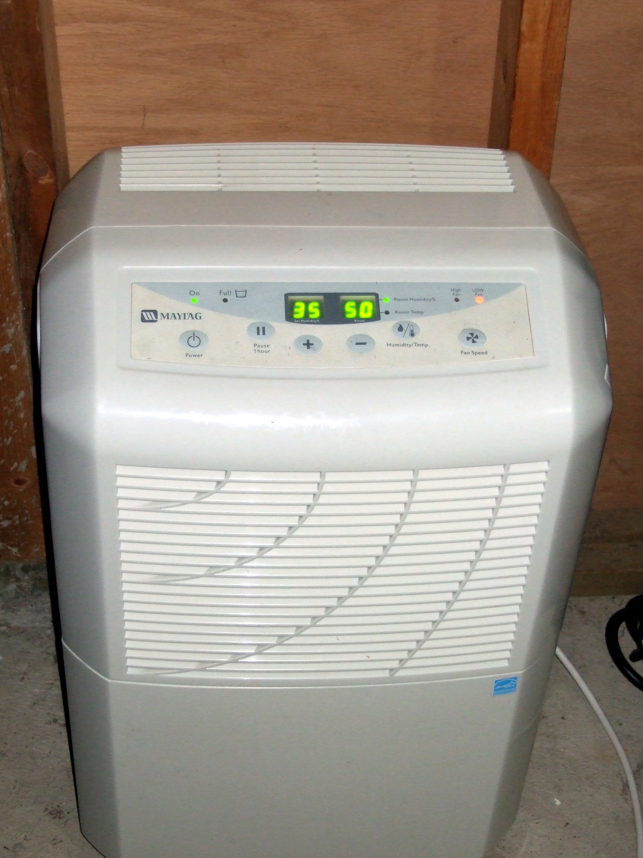 Maytag_dehumidifier1.jpg