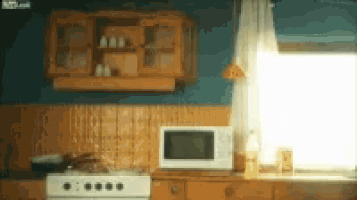 HhYkkS4HttU2Qa.gif