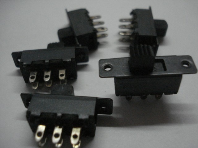 interruptor-switch-doble-inversora-6-pines-D_NQ_NP_332511-MLA20551555186_012016-F.jpg
